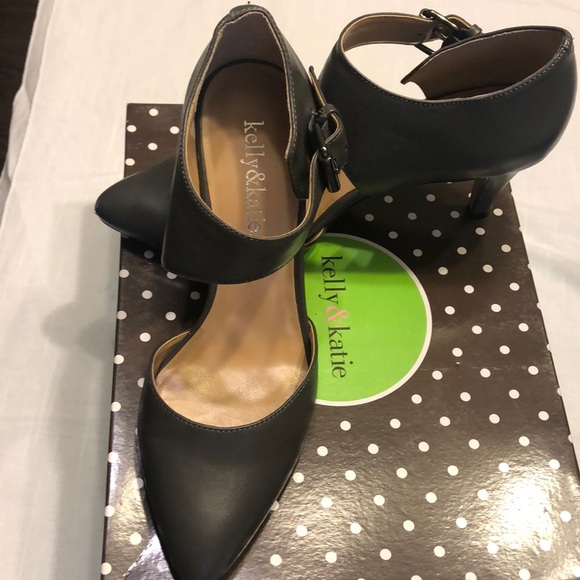 Kelly & Katie sandals - Picture 3 of 4